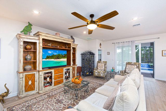 4480 NW Oakleaf Court, Jensen Beach, FL 34957