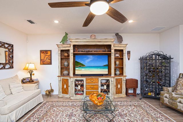 4480 NW Oakleaf Court, Jensen Beach, FL 34957