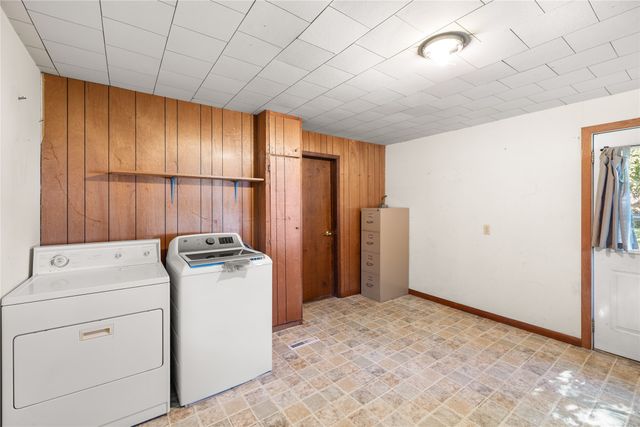 413 N Water Street, Cambridge, IA 50046