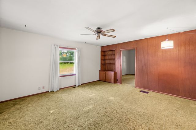 413 N Water Street, Cambridge, IA 50046