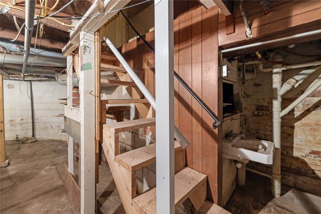 413 N Water Street, Cambridge, IA 50046