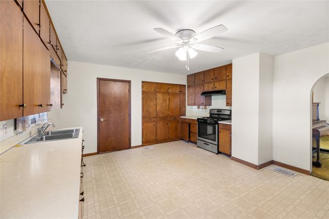 413 N Water Street, Cambridge, IA 50046