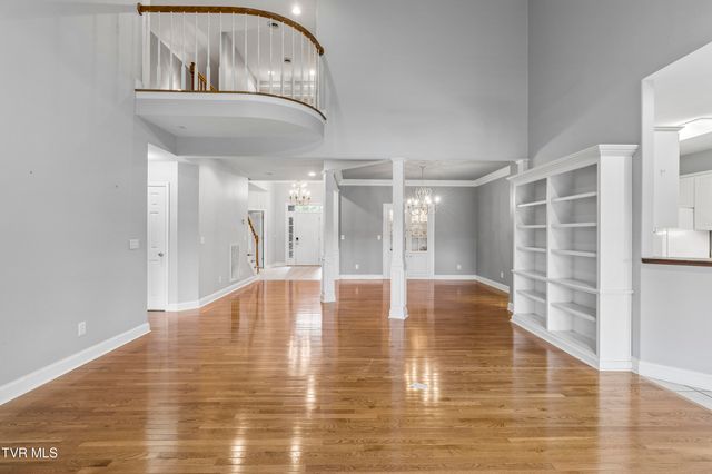 1833 Waters Edge Drive, Johnson City, TN 37604