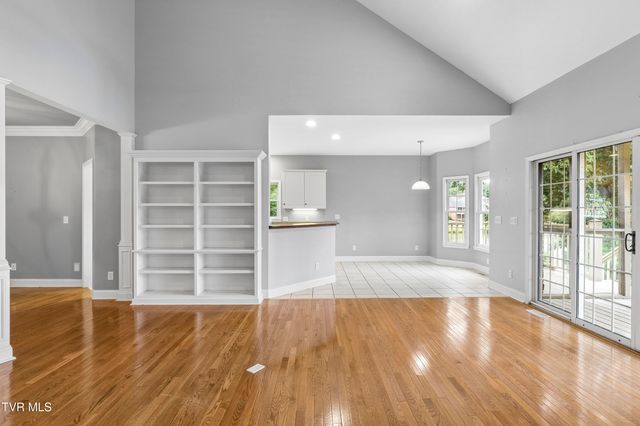 1833 Waters Edge Drive, Johnson City, TN 37604