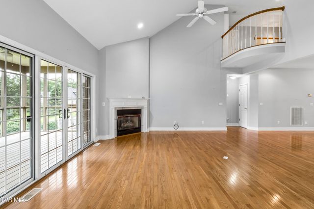 1833 Waters Edge Drive, Johnson City, TN 37604