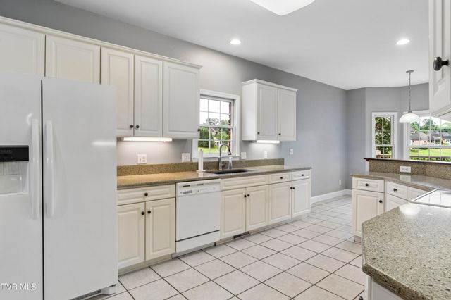 1833 Waters Edge Drive, Johnson City, TN 37604