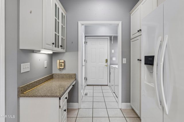 1833 Waters Edge Drive, Johnson City, TN 37604