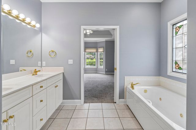 1833 Waters Edge Drive, Johnson City, TN 37604