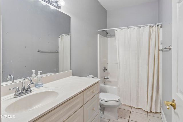 1833 Waters Edge Drive, Johnson City, TN 37604