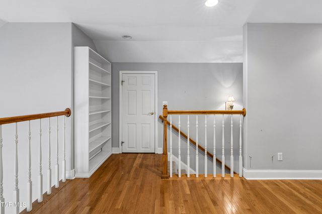 1833 Waters Edge Drive, Johnson City, TN 37604
