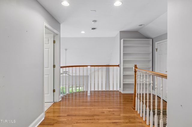 1833 Waters Edge Drive, Johnson City, TN 37604