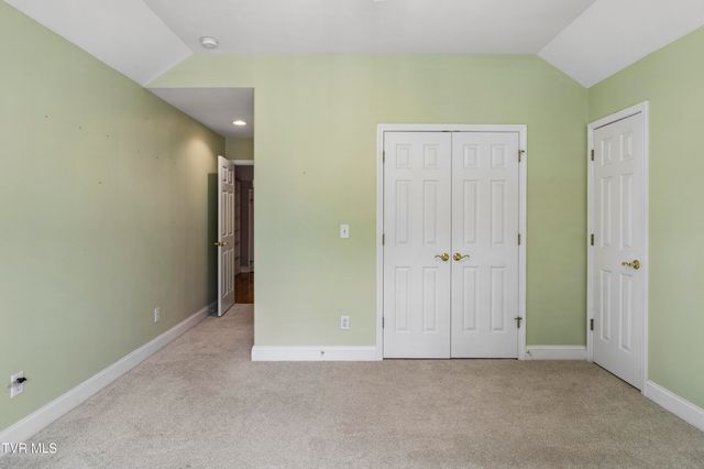 1833 Waters Edge Drive, Johnson City, TN 37604