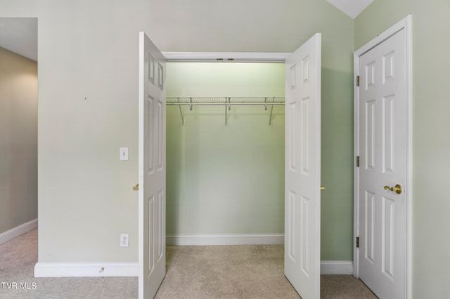 1833 Waters Edge Drive, Johnson City, TN 37604
