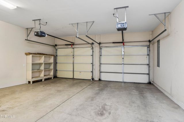 1833 Waters Edge Drive, Johnson City, TN 37604