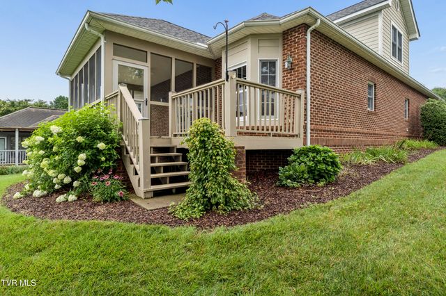 1833 Waters Edge Drive, Johnson City, TN 37604