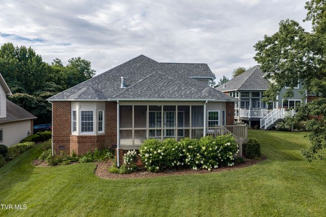 1833 Waters Edge Drive, Johnson City, TN 37604