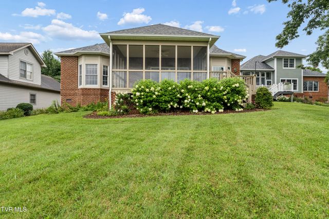 1833 Waters Edge Drive, Johnson City, TN 37604