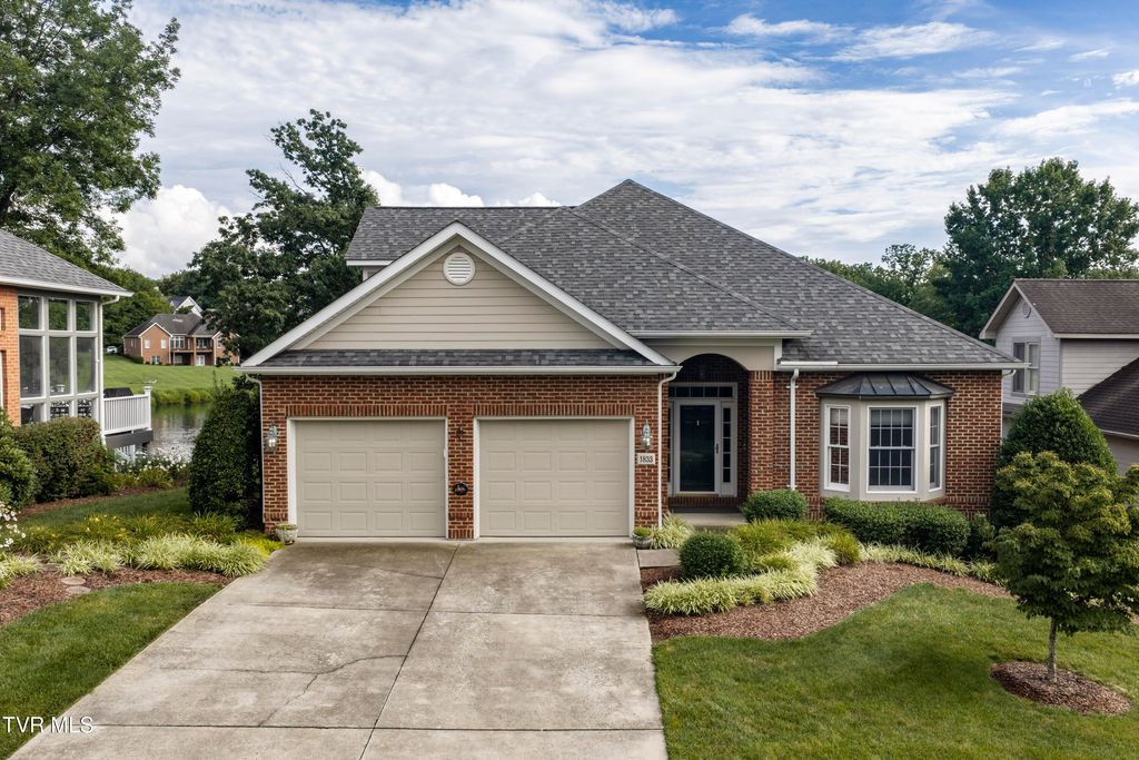 1833 Waters Edge Drive, Johnson City, TN 37604