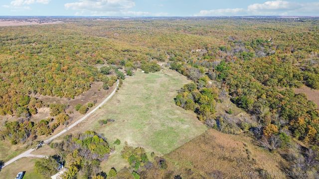 3306 2401 Road, Barnsdall, OK 74002