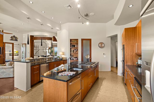 2200 W Owl Head Place, Oro Valley, AZ 85742