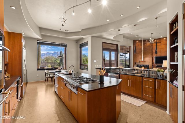 2200 W Owl Head Place, Oro Valley, AZ 85742