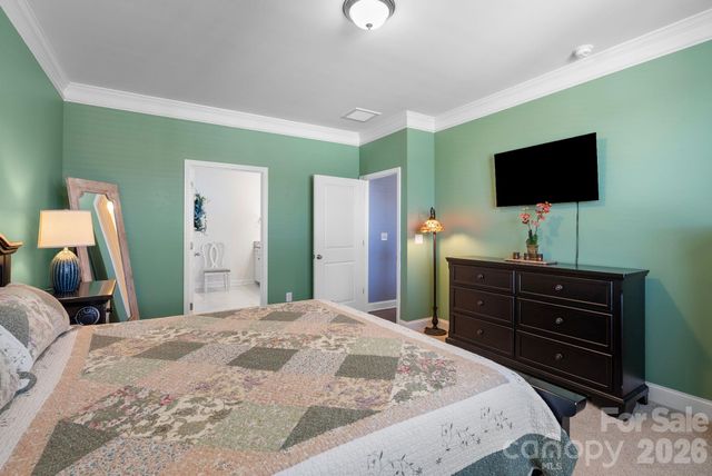 16 Regent Heights Road, Leicester, NC 28748