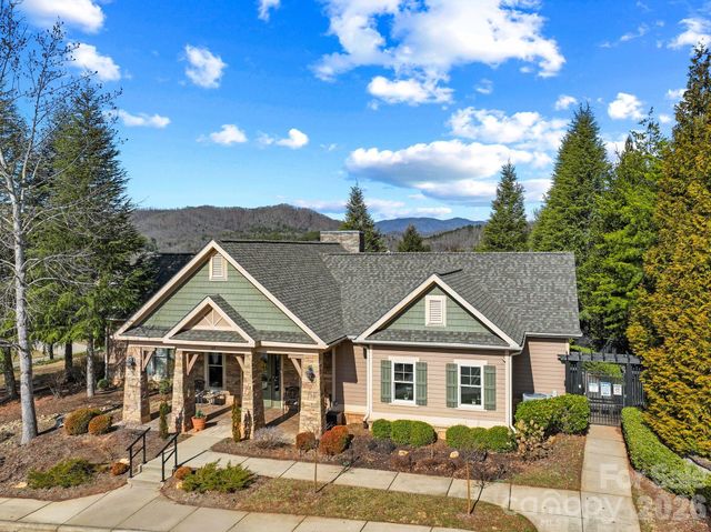 16 Regent Heights Road, Leicester, NC 28748