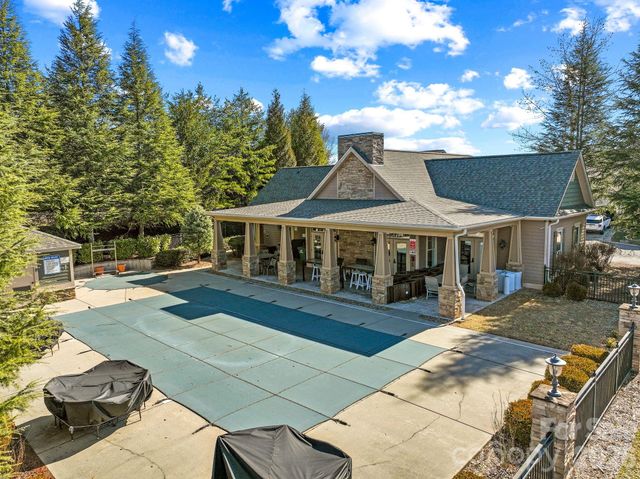 16 Regent Heights Road, Leicester, NC 28748