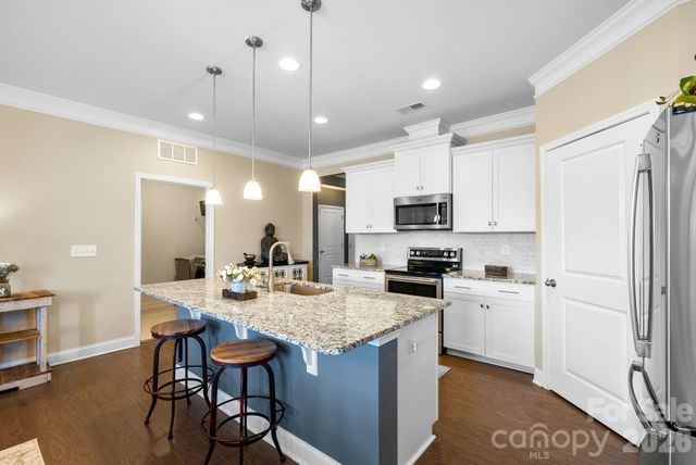 16 Regent Heights Road, Leicester, NC 28748