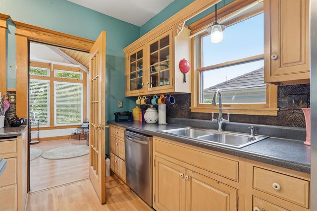 520 2nd St SE, Oelwein, IA 50662