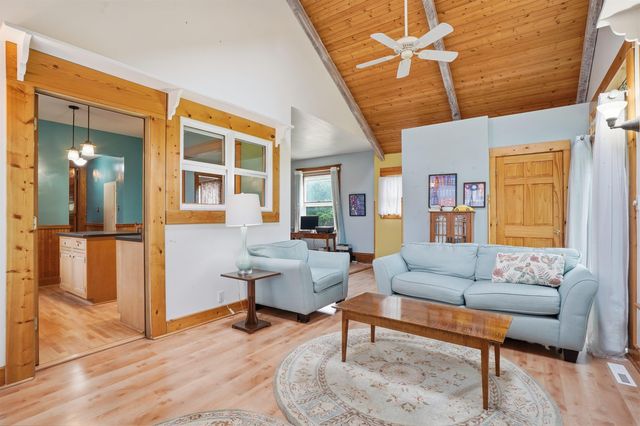 520 2nd St SE, Oelwein, IA 50662