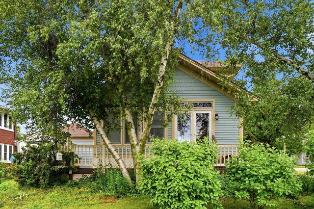 520 2nd St SE, Oelwein, IA 50662