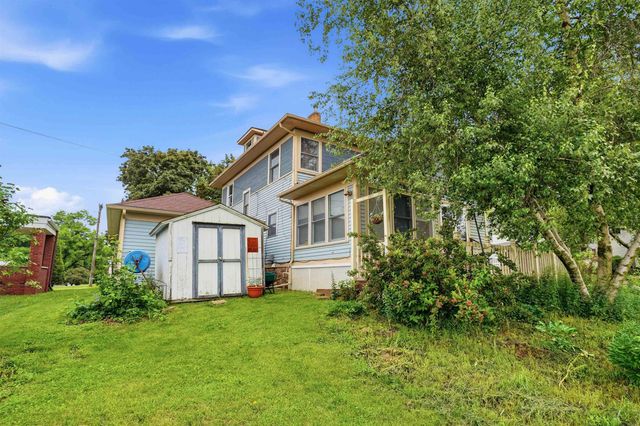 520 2nd St SE, Oelwein, IA 50662