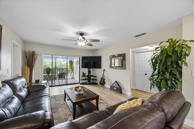 2460 HERON TERRACE 202E, Clearwater, FL 33762