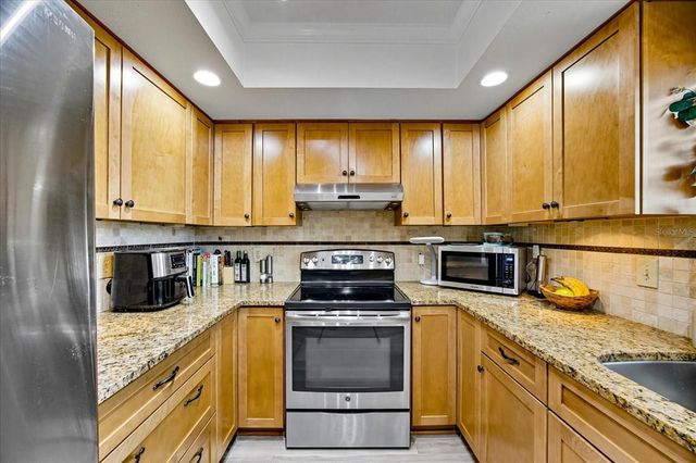 2460 HERON TERRACE 202E, Clearwater, FL 33762