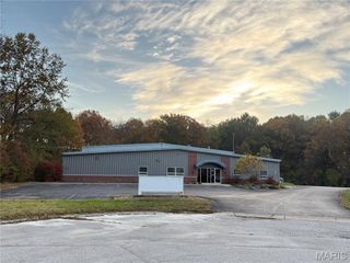 23 Town And Country Drive, Washington, MO 63090