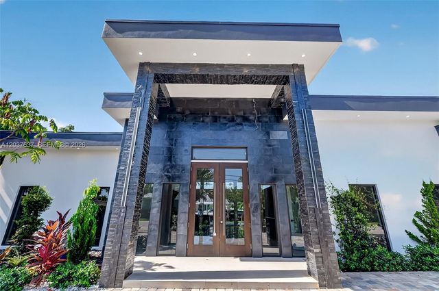 2832 NE 24th Court, Fort Lauderdale, FL 33305