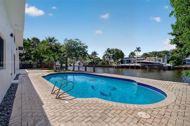 2832 NE 24th Court, Fort Lauderdale, FL 33305