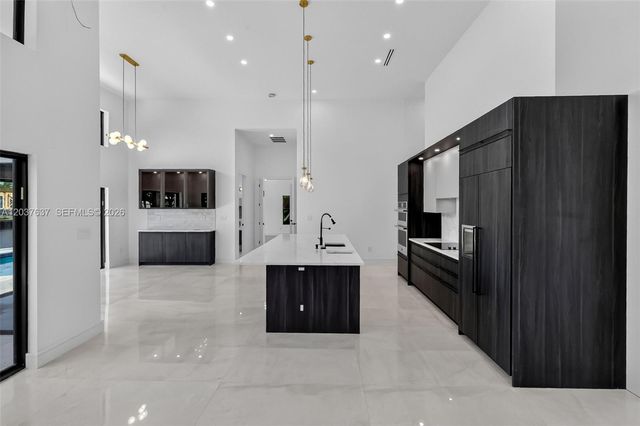2832 NE 24th Court, Fort Lauderdale, FL 33305