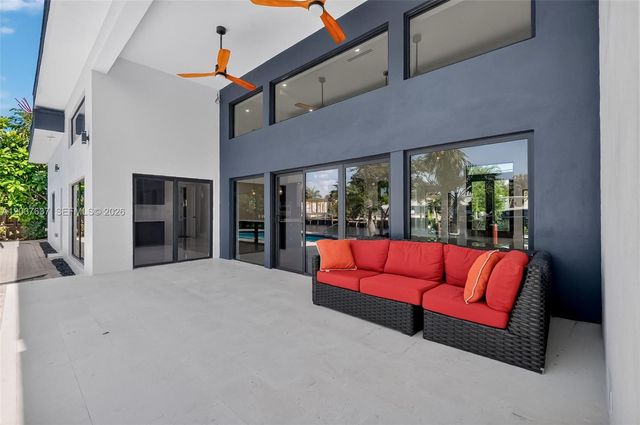2832 NE 24th Court, Fort Lauderdale, FL 33305