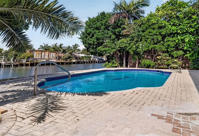 2832 NE 24th Court, Fort Lauderdale, FL 33305