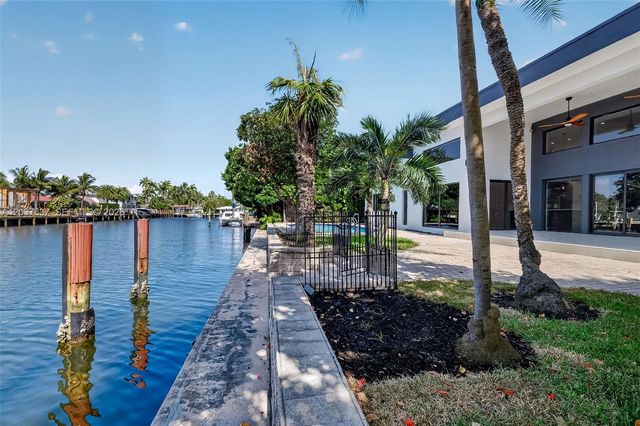 2832 NE 24th Court, Fort Lauderdale, FL 33305