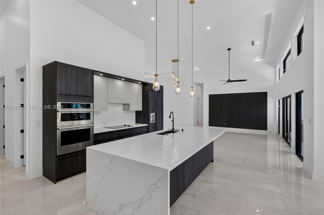 2832 NE 24th Court, Fort Lauderdale, FL 33305