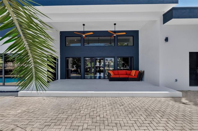 2832 NE 24th Court, Fort Lauderdale, FL 33305