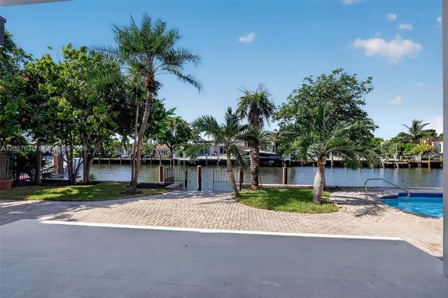 2832 NE 24th Court, Fort Lauderdale, FL 33305