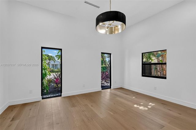 2832 NE 24th Court, Fort Lauderdale, FL 33305