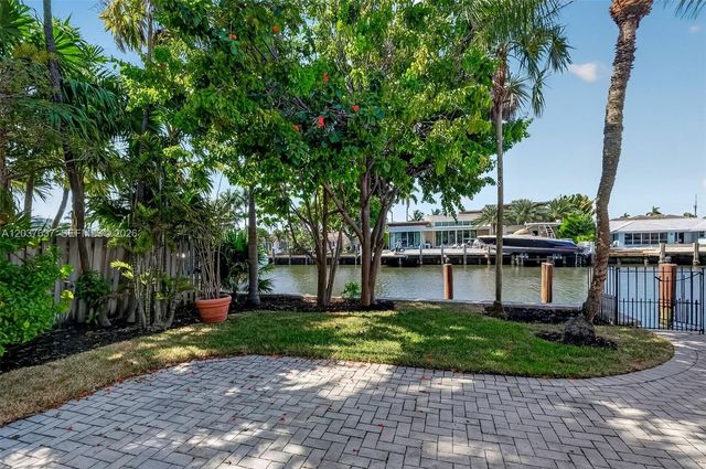 2832 NE 24th Court, Fort Lauderdale, FL 33305