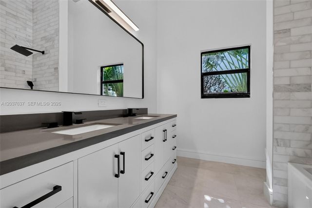 2832 NE 24th Court, Fort Lauderdale, FL 33305