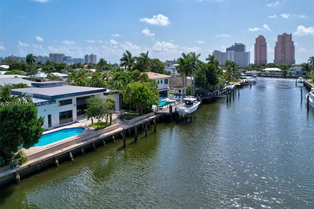 2832 NE 24th Court, Fort Lauderdale, FL 33305