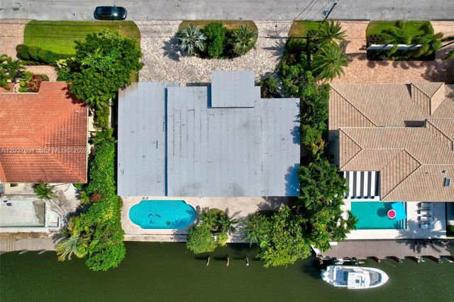 2832 NE 24th Court, Fort Lauderdale, FL 33305